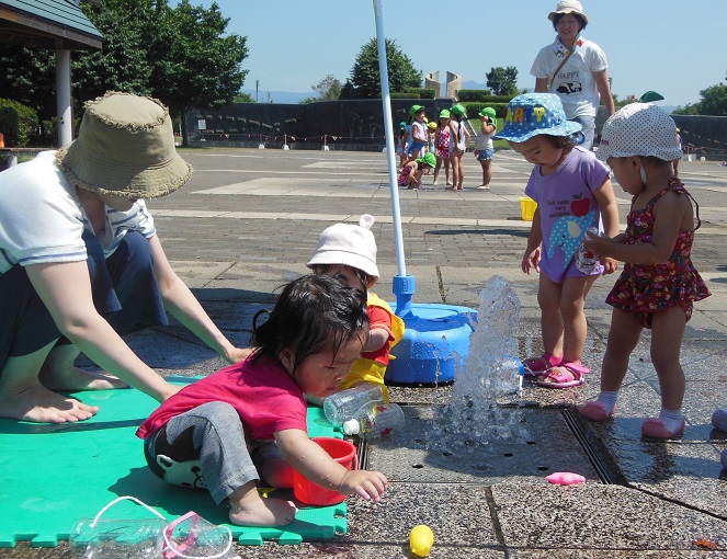 ぐるんぱの日「昭和公園で水遊び」