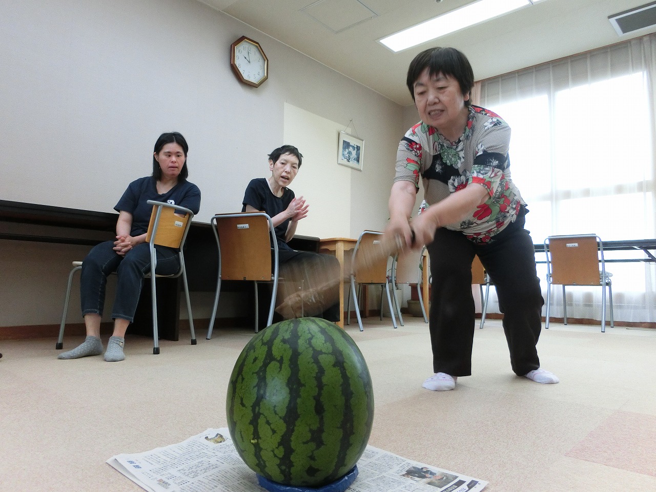 明生園　「すいか割り」