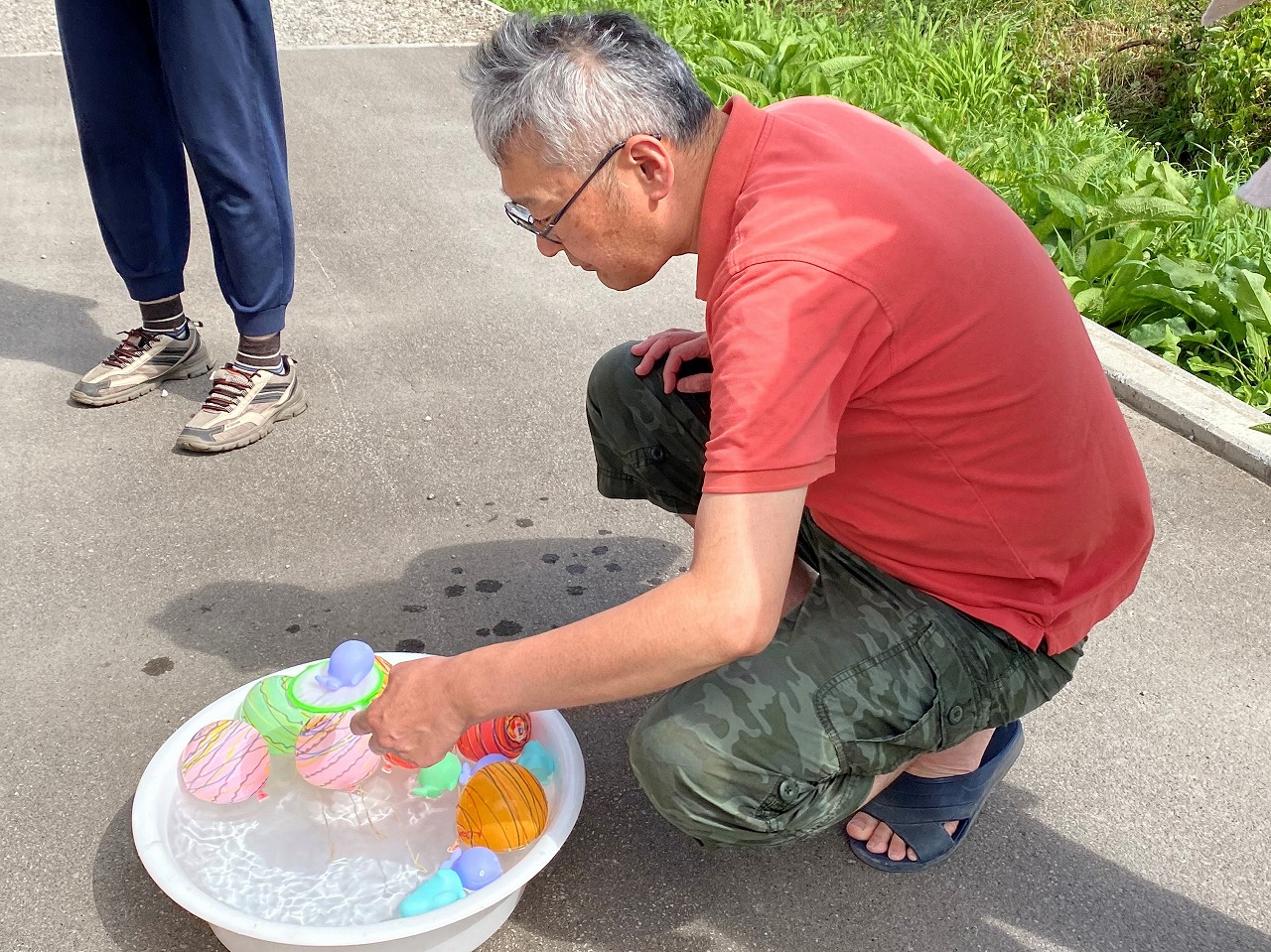 サポートすばる　「夏祭りにて水風船釣り」