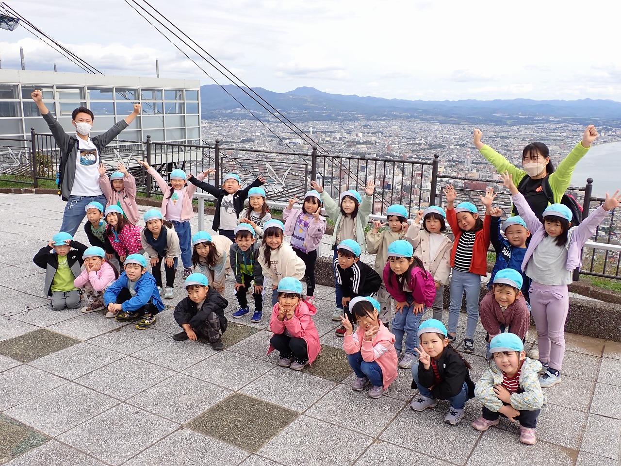 浜分こども園　「５歳児　函館山登山」