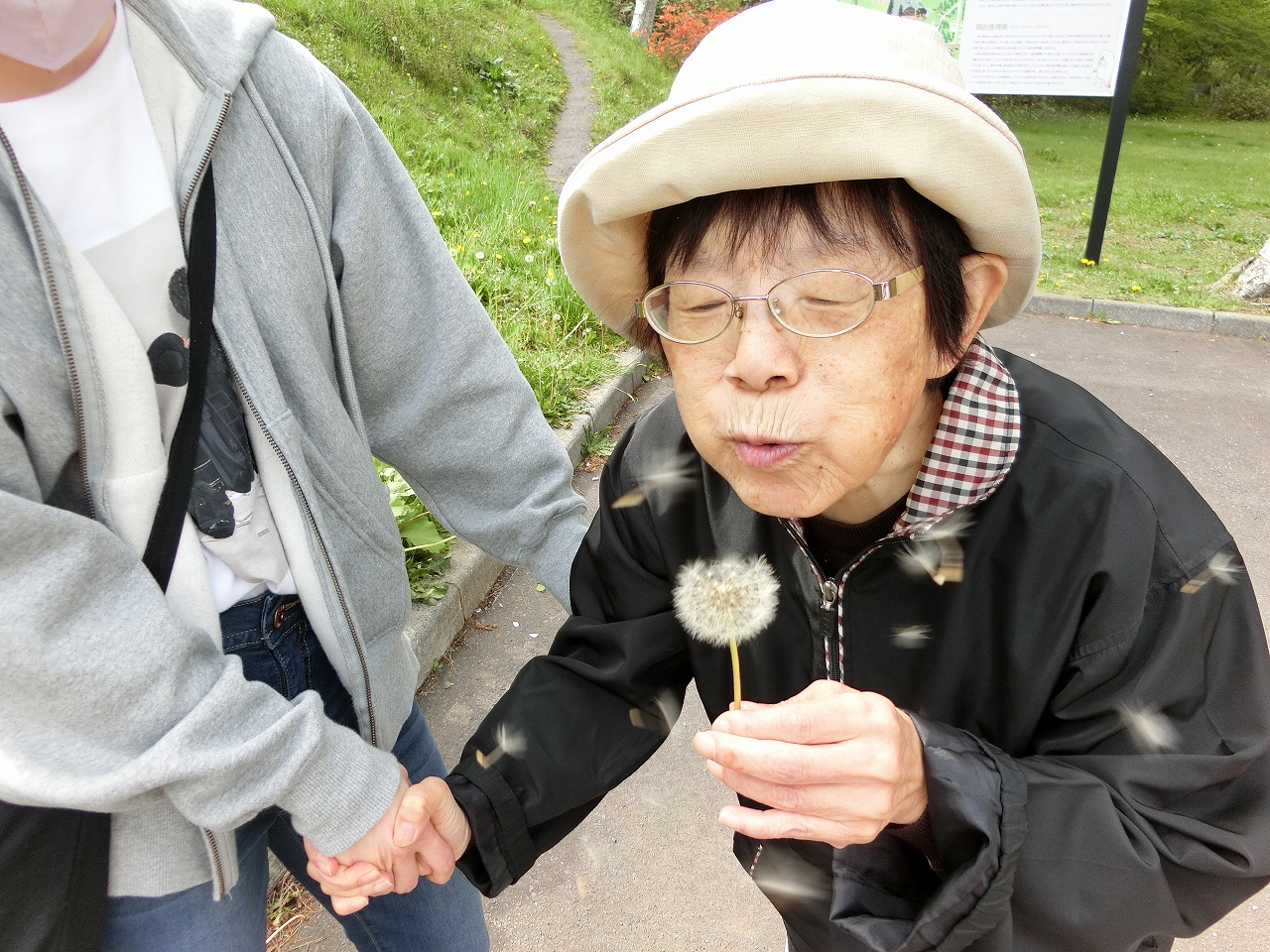 明生園　「春の散歩」