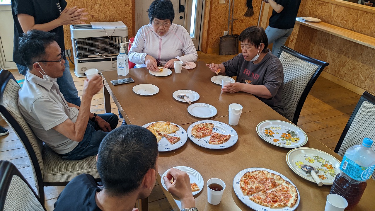 ワークセンターほくと　「地域交流行事：ピザ焼き体験（NPO法人道南の未来）」