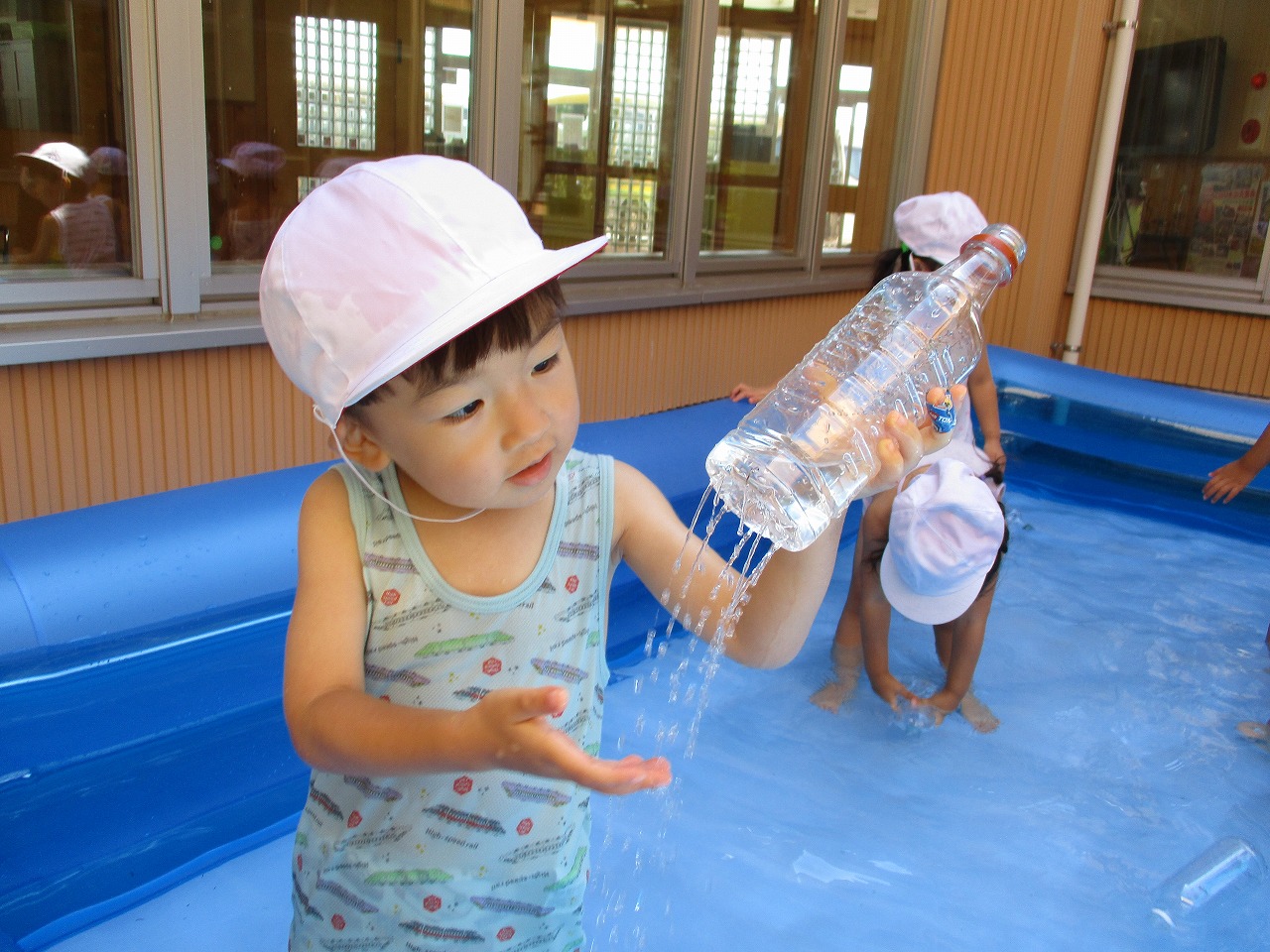 ゆうあい幼稚園「水遊び気持ちいい～」