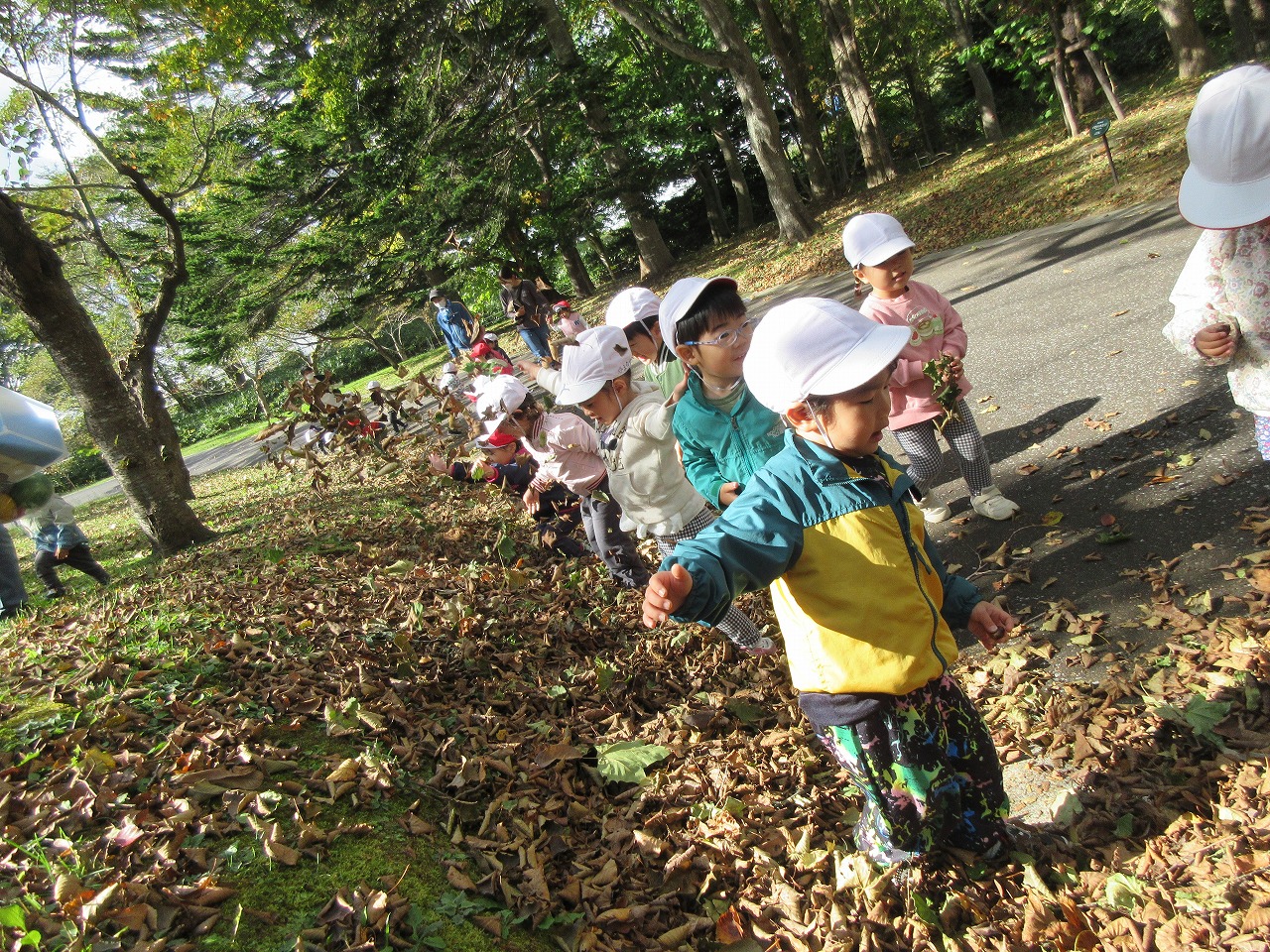 七重浜こども園　「園外保育(八郎沼)」