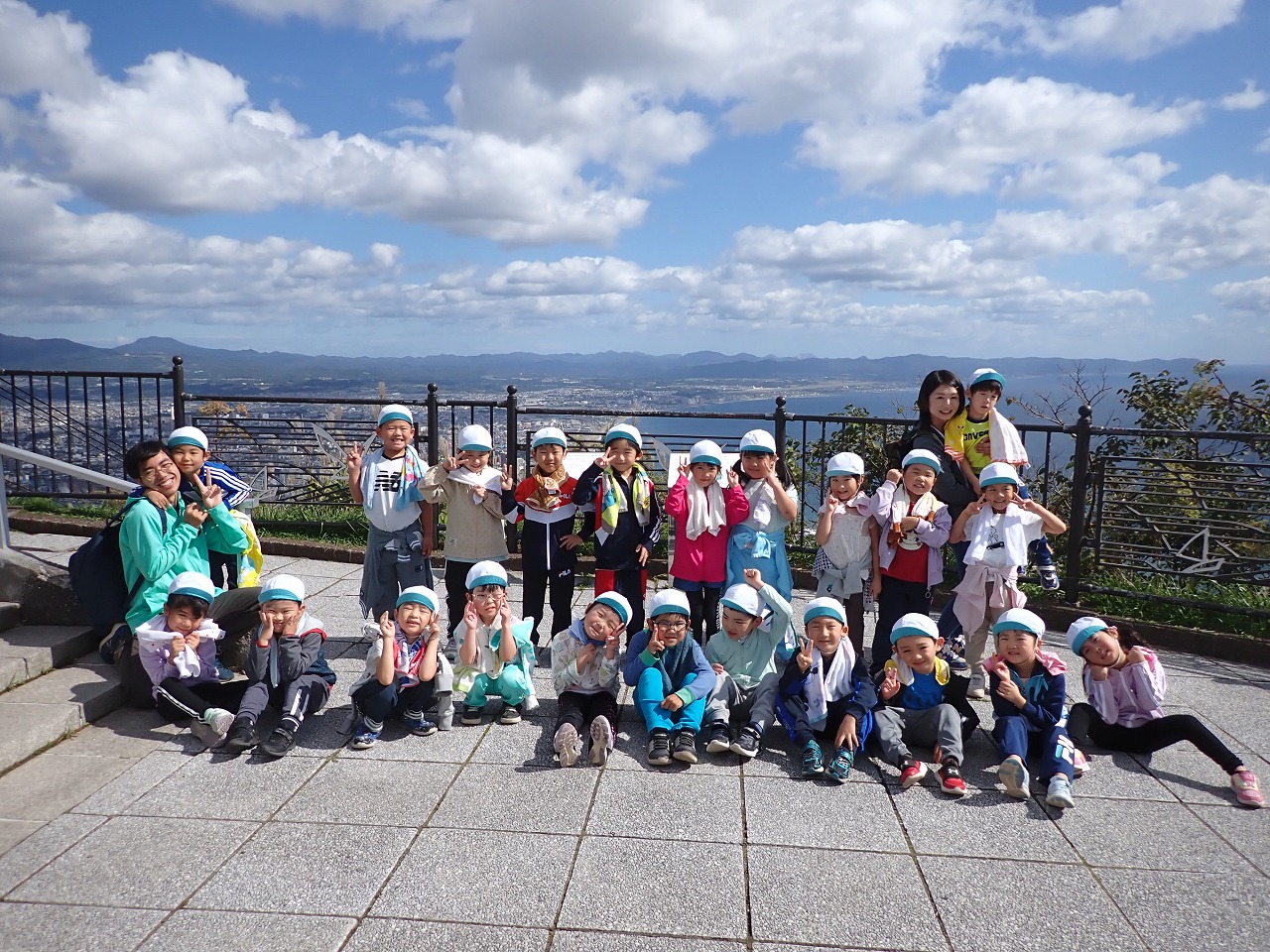 浜分こども園　「5歳児　函館山登山」