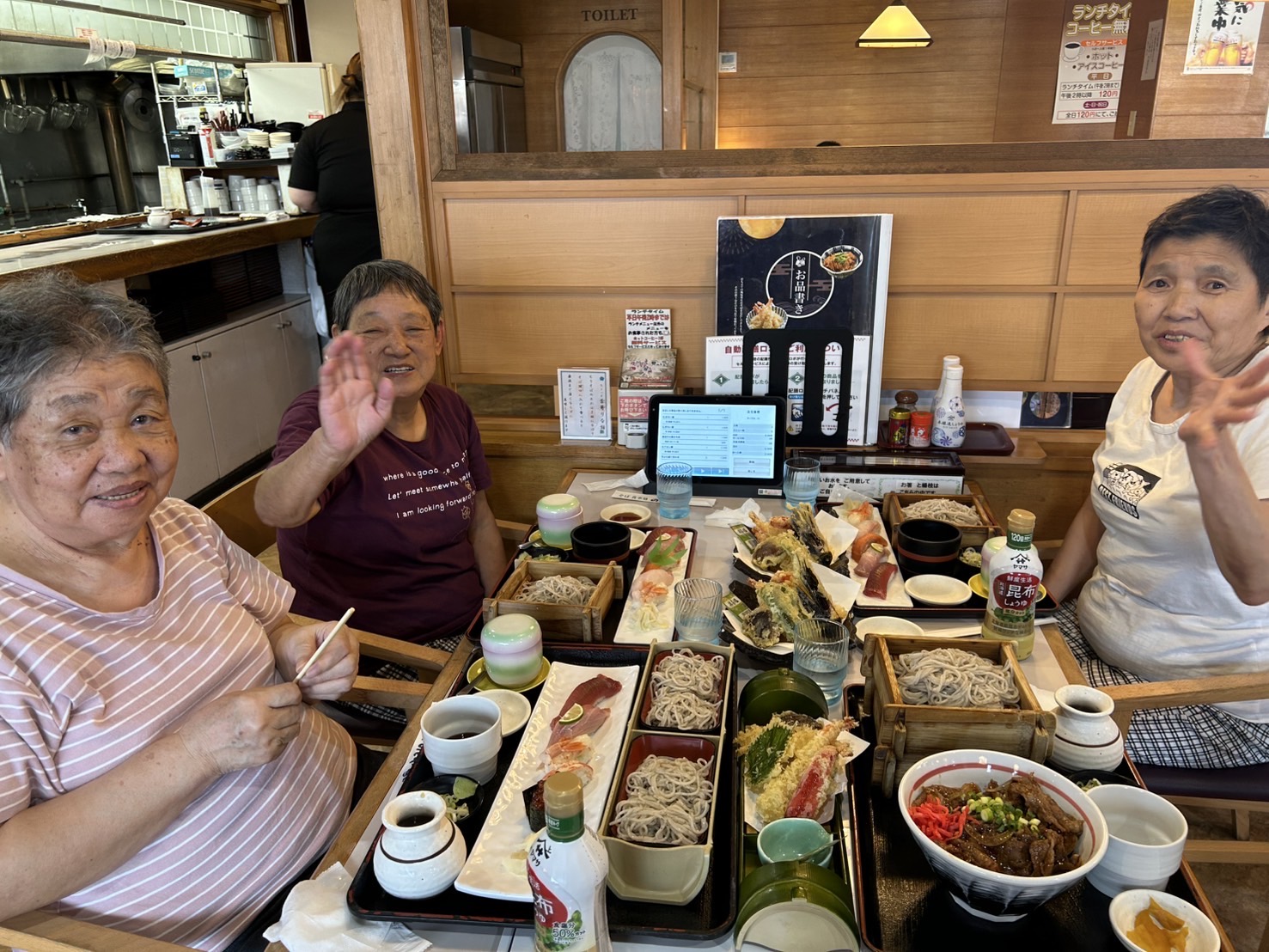 サポートはまなす　夏「外食」