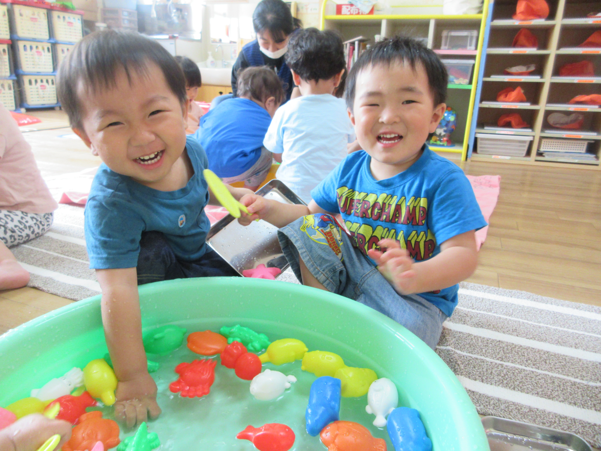 浜分こども園　2歳児　水遊び