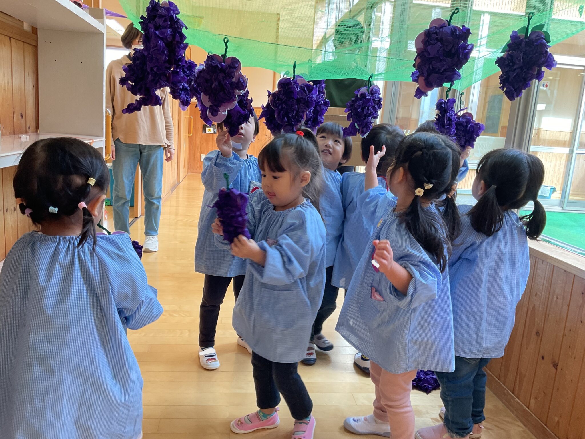 ゆうあい幼稚園「製作してぶどう狩り」