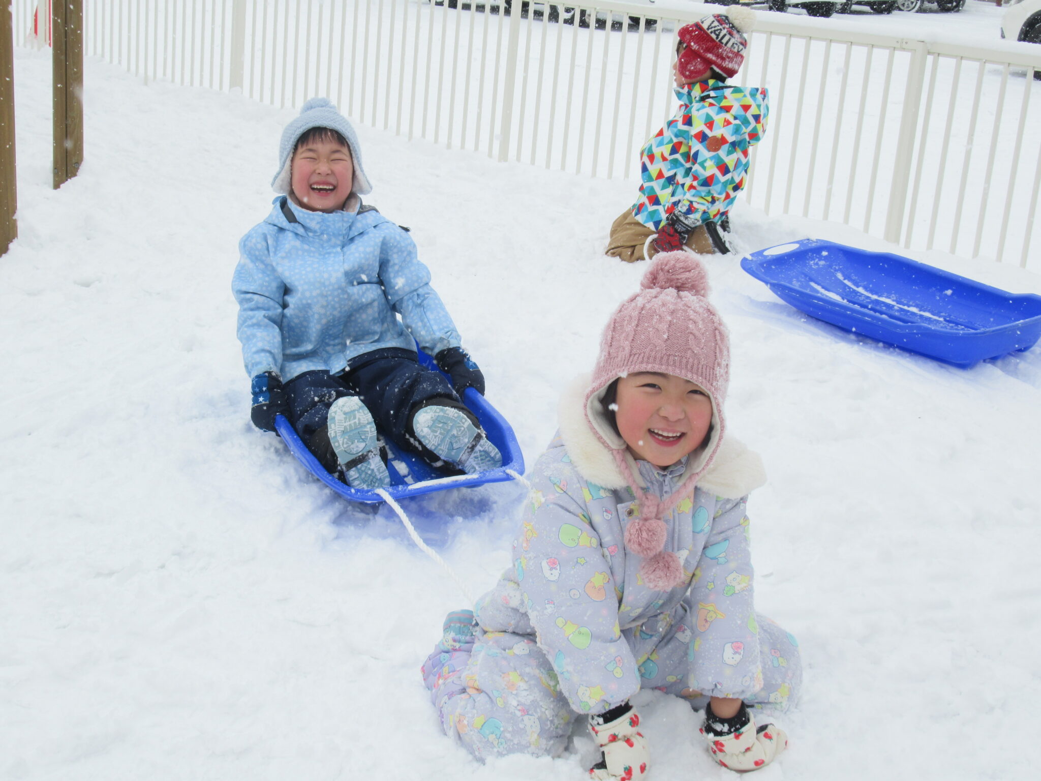 浜分こども園　5歳児雪遊び