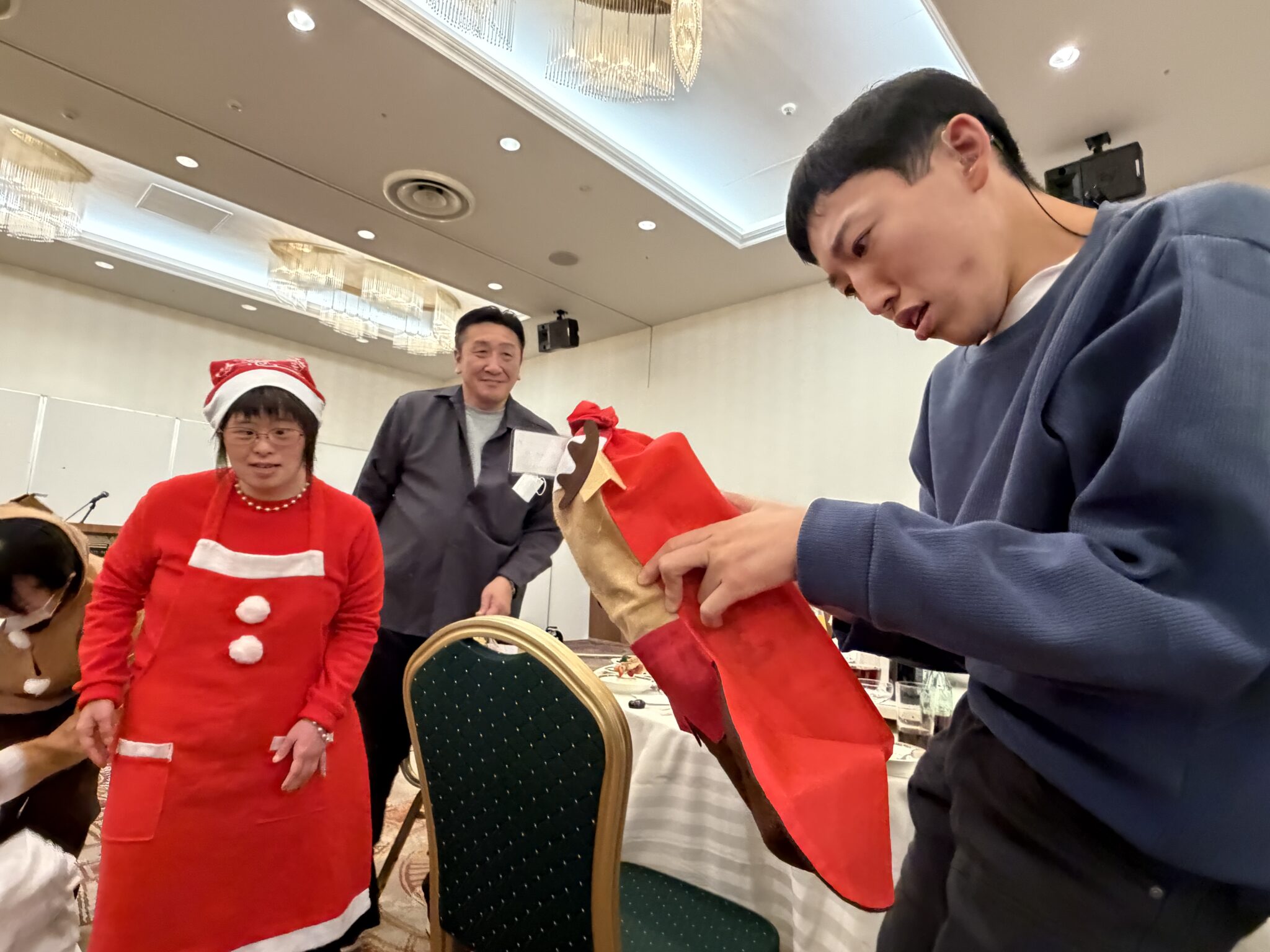 函館青年寮通所部「函館青年寮50周年式典・石川地区合同クリスマス会・国際ホテル]