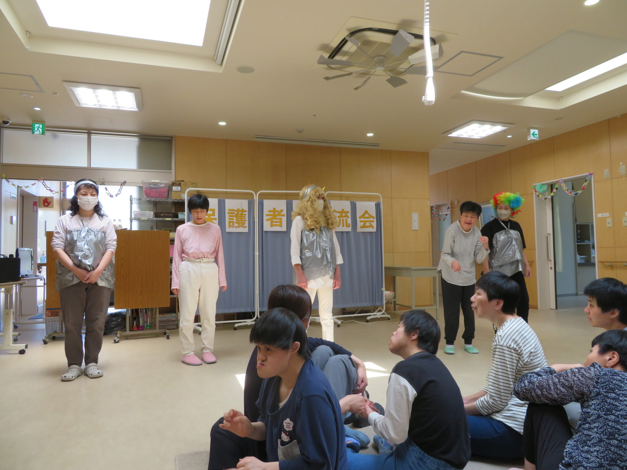 明生園　「保護者交流会にて職員とダンス➁」