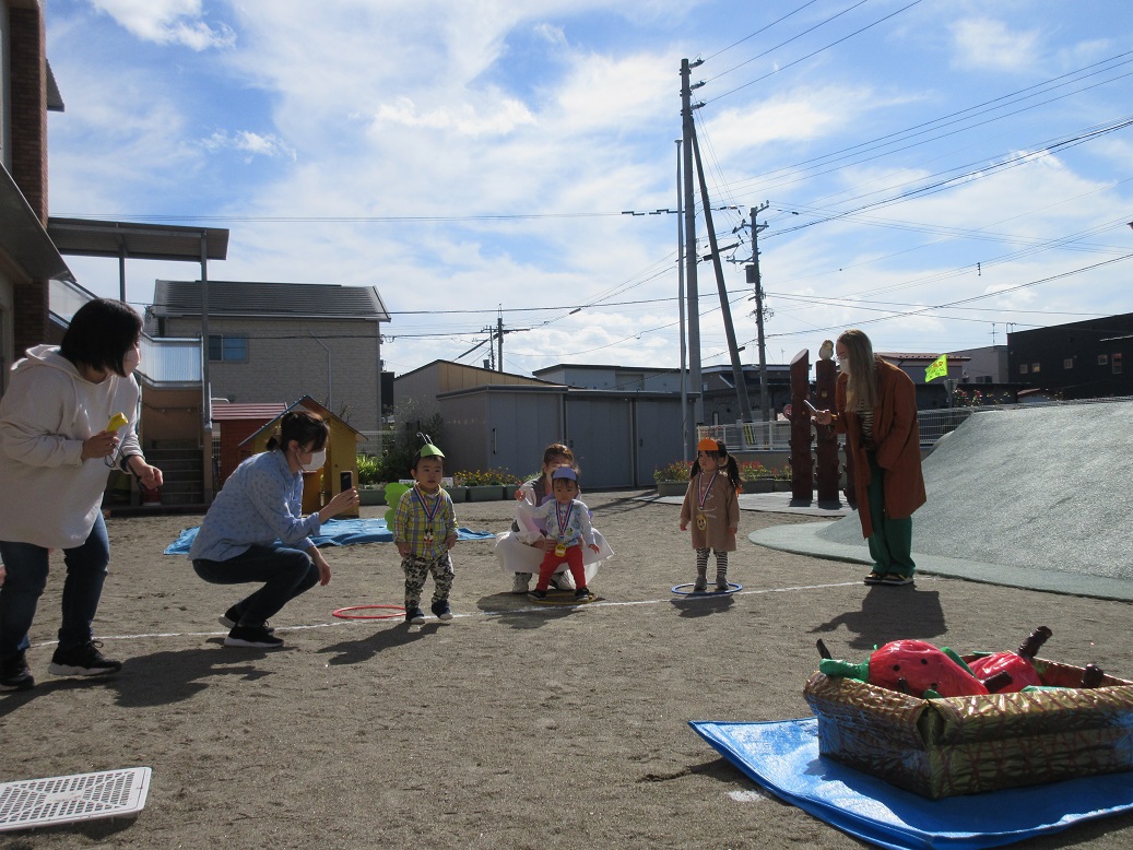 運動会ごっこ１歳