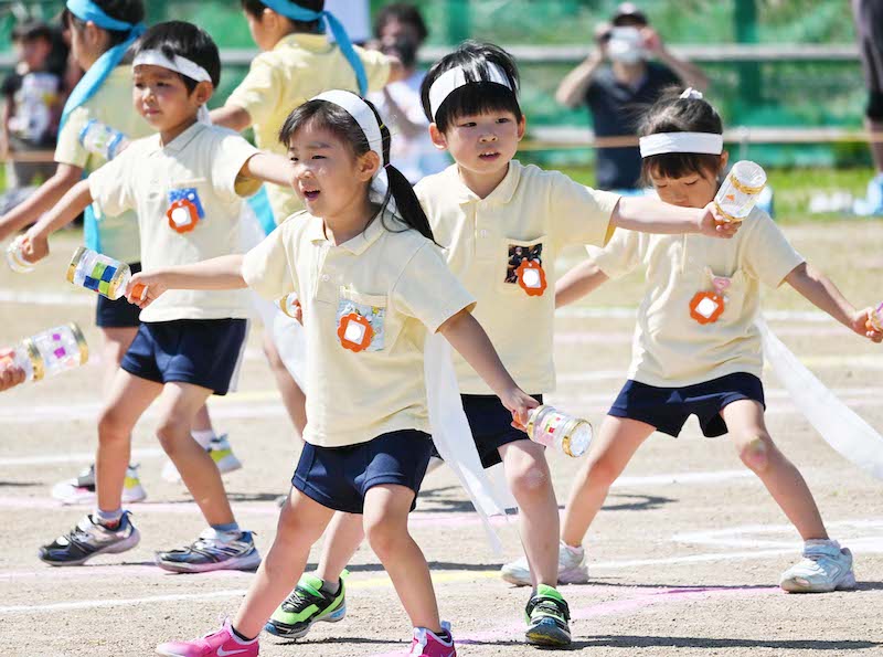 ゆうあい  幼稚園制服 お遊戯会衣装あわせ | 学校法人ゆうあい学園
