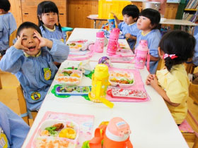 給食について